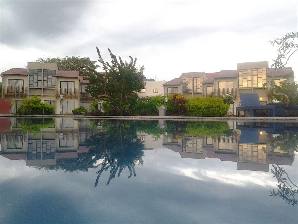 Luwansa Beach Resort Labuan Bajo Bagian luar foto