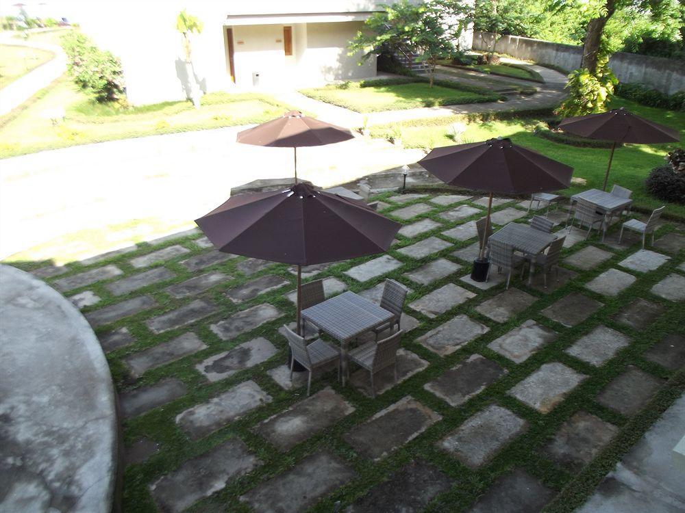 Luwansa Beach Resort Labuan Bajo Bagian luar foto