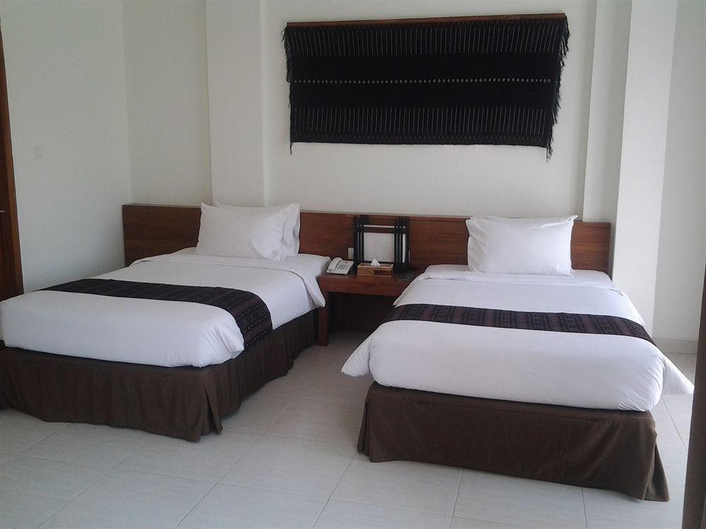 Luwansa Beach Resort Labuan Bajo Bagian luar foto