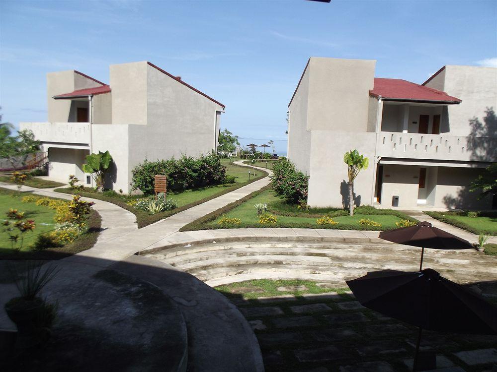Luwansa Beach Resort Labuan Bajo Bagian luar foto