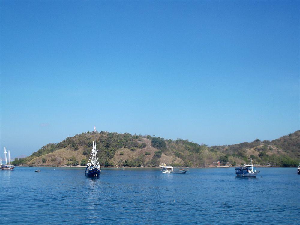 Luwansa Beach Resort Labuan Bajo Bagian luar foto