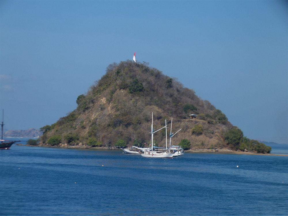 Luwansa Beach Resort Labuan Bajo Bagian luar foto