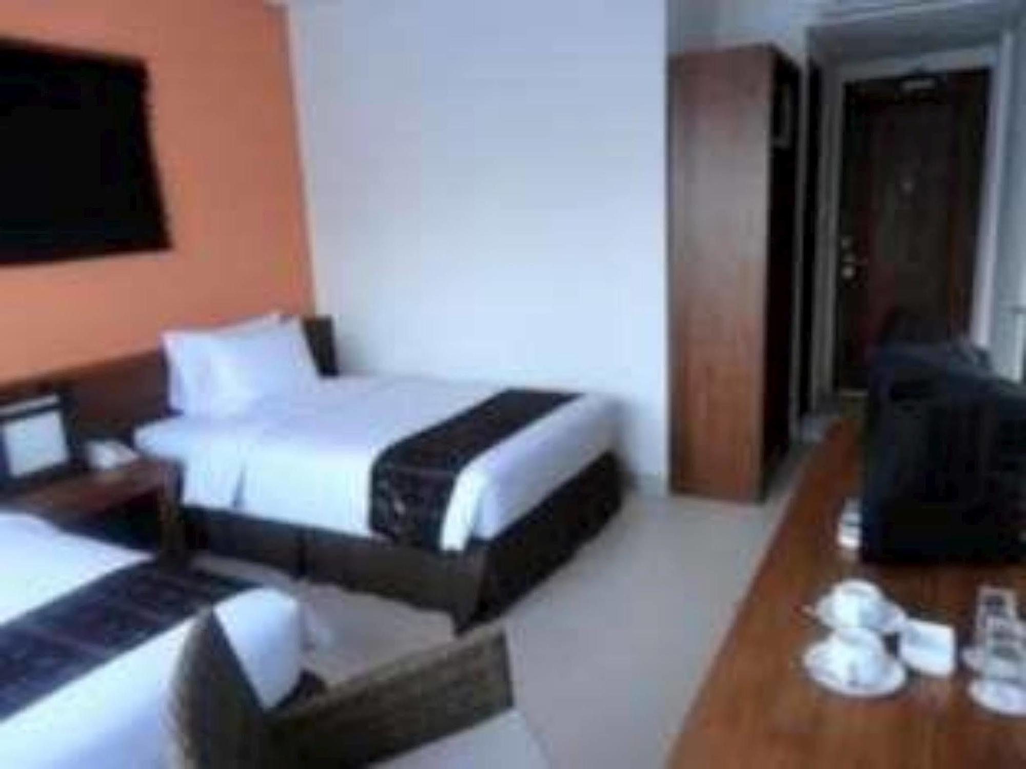 Luwansa Beach Resort Labuan Bajo Bagian luar foto