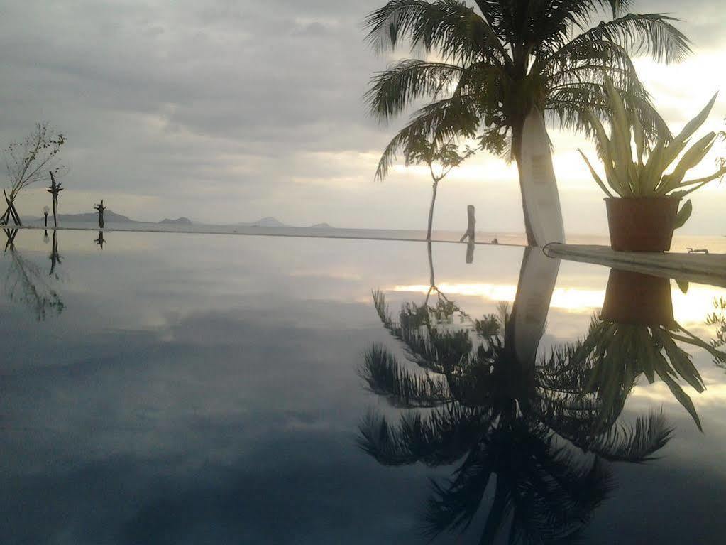 Luwansa Beach Resort Labuan Bajo Bagian luar foto