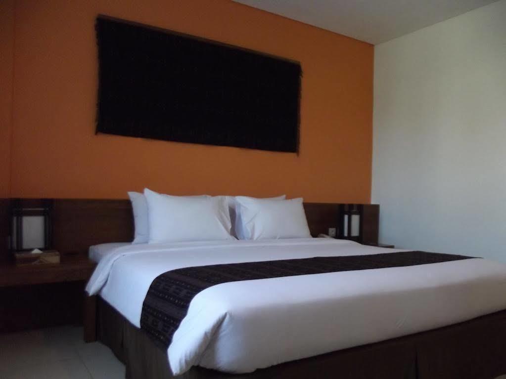 Luwansa Beach Resort Labuan Bajo Bagian luar foto