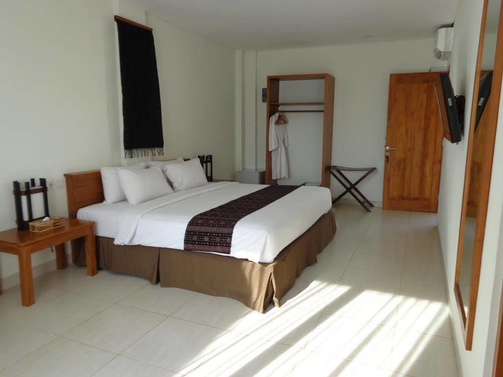 Luwansa Beach Resort Labuan Bajo Bagian luar foto